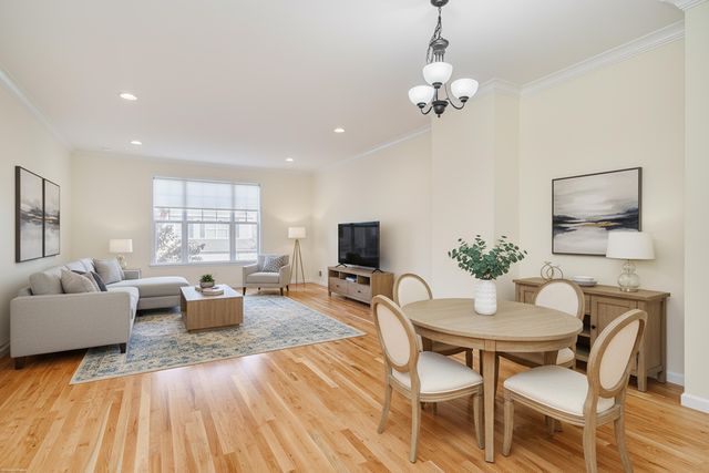 92 Woodcrest Lane 92, Danbury, CT 06810