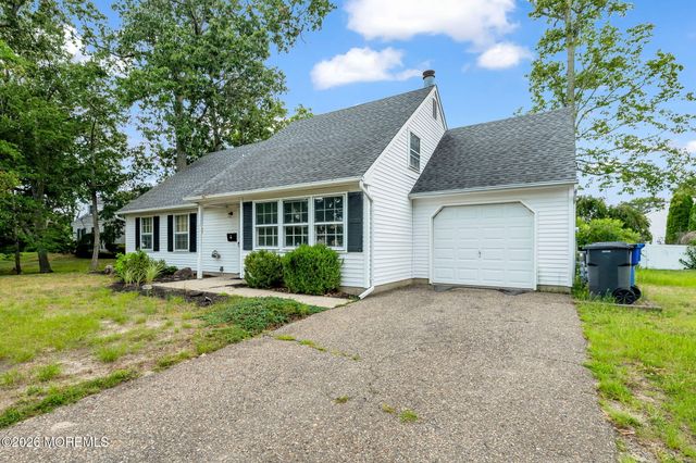 28 Brand Road, Toms River, NJ 08753