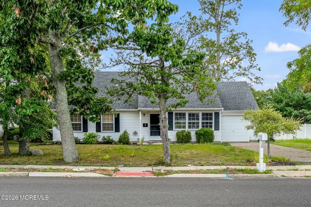 28 Brand Road, Toms River, NJ 08753