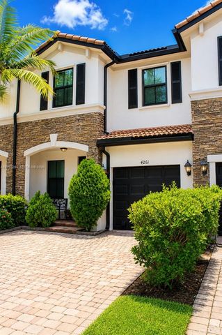 4261 SW 164th Ct, Miami, FL 33185