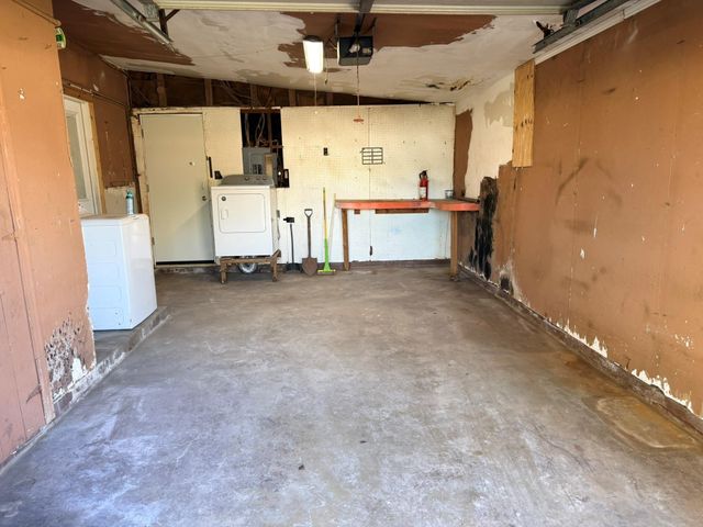 2213 17th Avenue N, Texas City, TX 77590