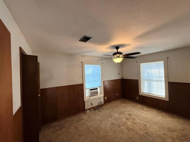 2213 17th Avenue N, Texas City, TX 77590