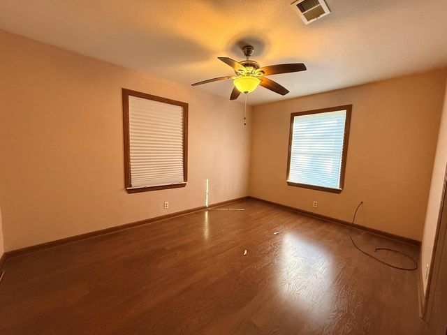 2213 17th Avenue N, Texas City, TX 77590