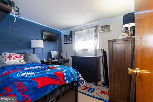 15131 ENDICOTT STREET, Philadelphia, PA 19116