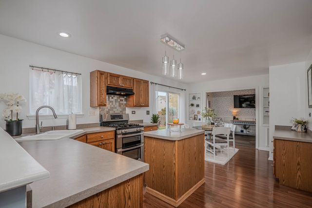 215 Alexis Street, Plano, IL 60545