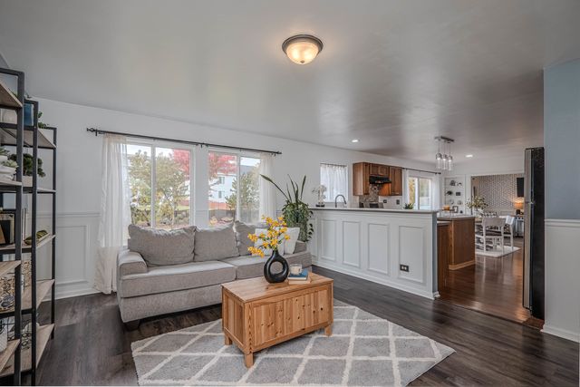 215 Alexis Street, Plano, IL 60545