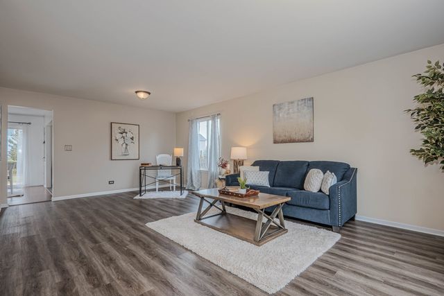 215 Alexis Street, Plano, IL 60545