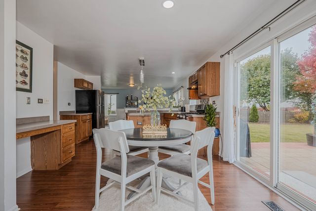 215 Alexis Street, Plano, IL 60545