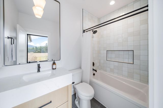11604 E Honeycomb Springs Ln, Spokane, WA 99206