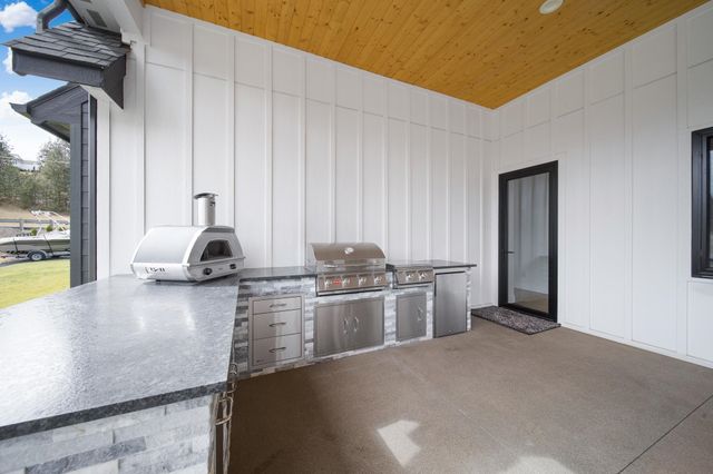 11604 E Honeycomb Springs Ln, Spokane, WA 99206