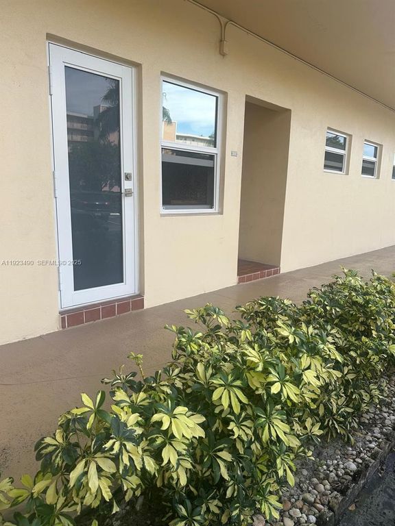 1350 Atlantic Shores Blvd 305, Hallandale Beach, FL 33009