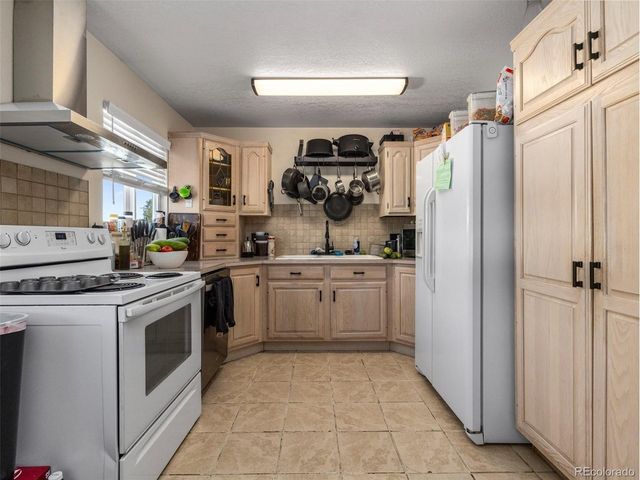 2303 Cheyenne Ave, Pueblo, CO 81003