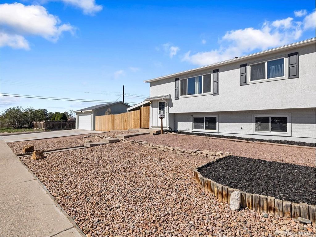 2303 Cheyenne Ave, Pueblo, CO 81003