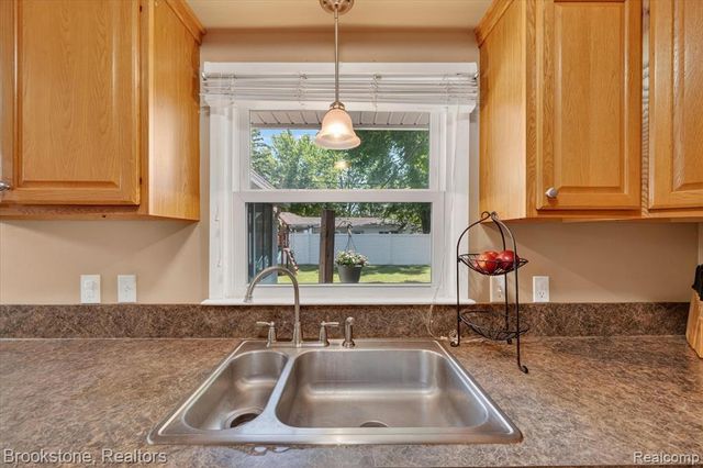 23784 Linne Street, Clinton Township, MI 48035
