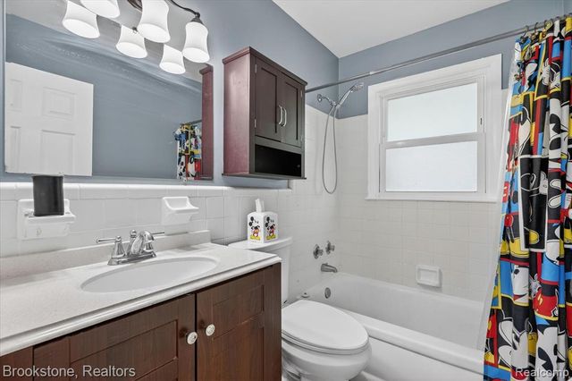 23784 Linne Street, Clinton Township, MI 48035