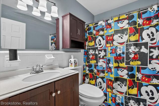 23784 Linne Street, Clinton Township, MI 48035