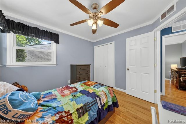 23784 Linne Street, Clinton Township, MI 48035