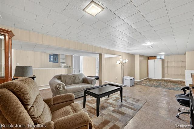 23784 Linne Street, Clinton Township, MI 48035