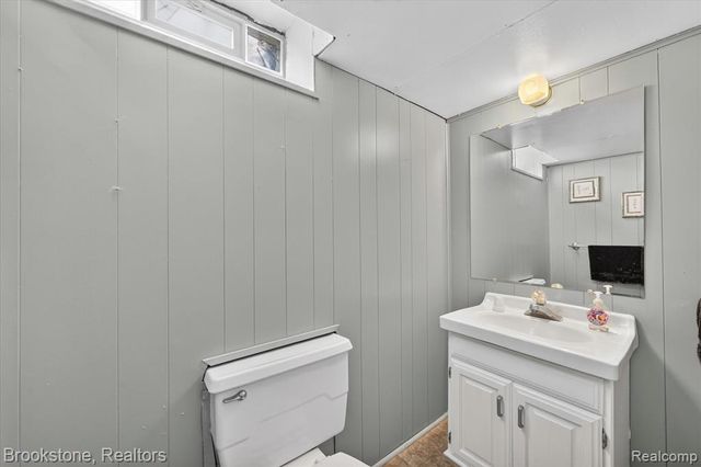 23784 Linne Street, Clinton Township, MI 48035