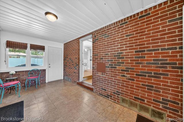 23784 Linne Street, Clinton Township, MI 48035