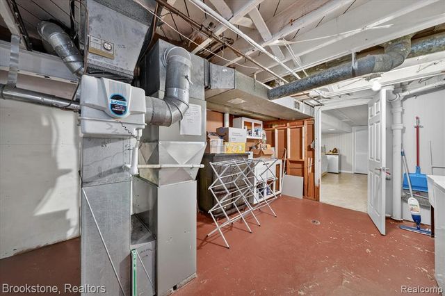 23784 Linne Street, Clinton Township, MI 48035