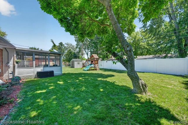 23784 Linne Street, Clinton Township, MI 48035