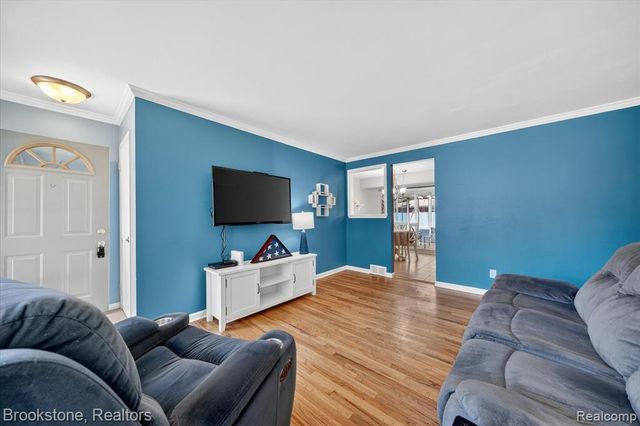 23784 Linne Street, Clinton Township, MI 48035
