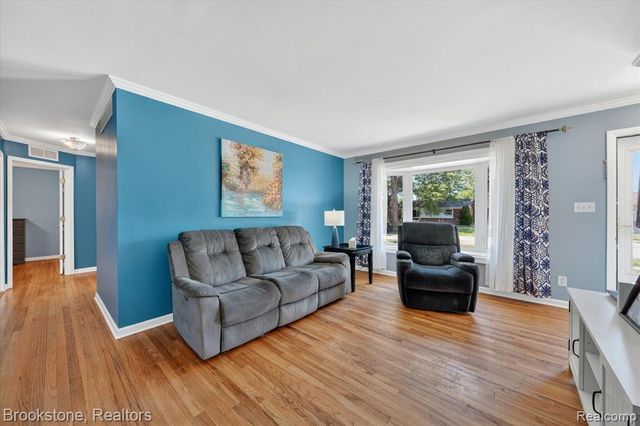 23784 Linne Street, Clinton Township, MI 48035