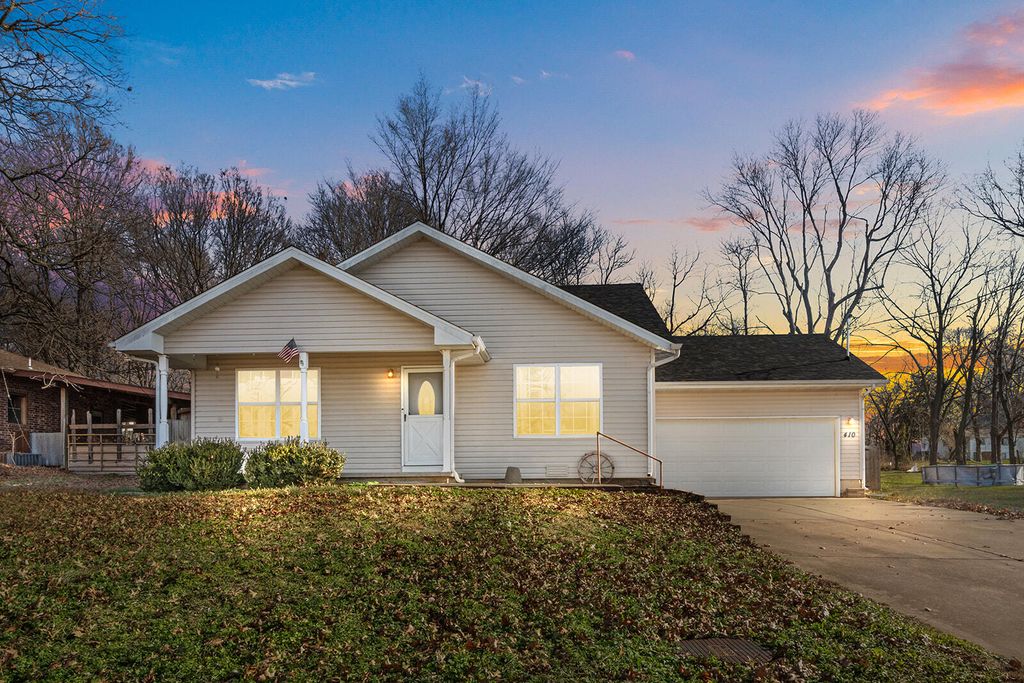 410 N Gordon Avenue, Ash Grove, MO 65604