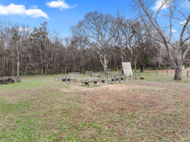 112 N Fork Dr, Chapel Hill, TN 37034