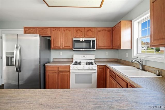 2567 Exhall Ct, Chester, VA 23831