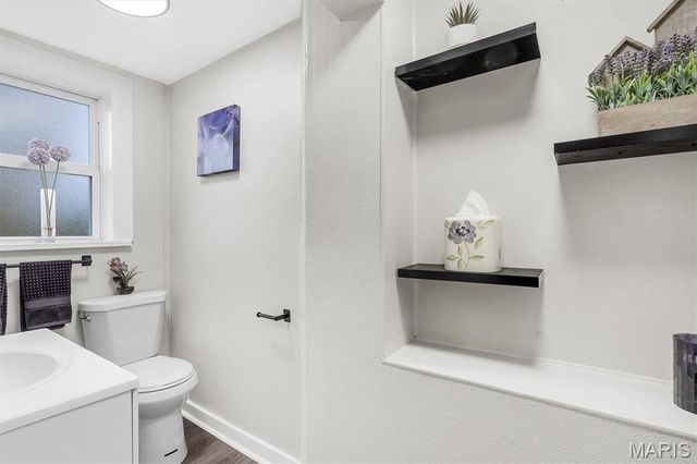 2420 E Milton Avenue R, Overland, MO 63114