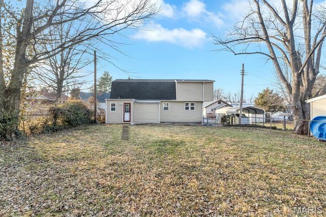 2420 E Milton Avenue R, Overland, MO 63114