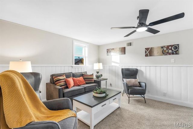 2420 E Milton Avenue R, Overland, MO 63114