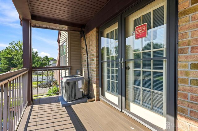 209 Newport Court, Fords, NJ 08863