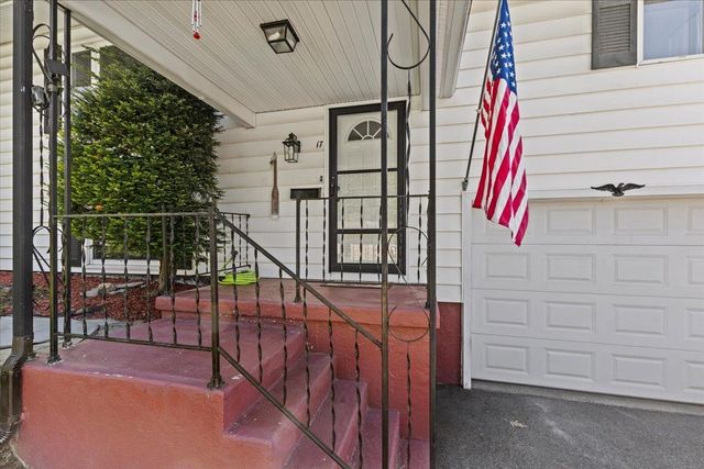 17 Woodland Drive, Barre City, VT 05641