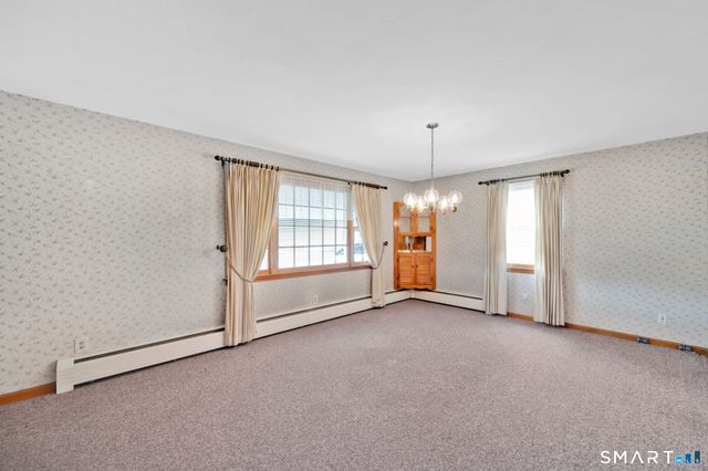 10 Helena Lane, Windsor Locks, CT 06096