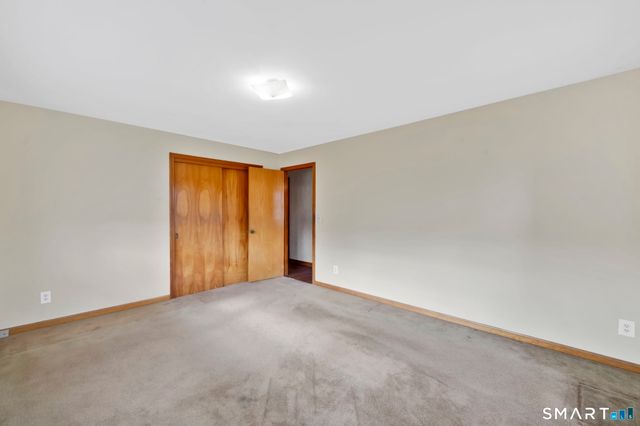 10 Helena Lane, Windsor Locks, CT 06096