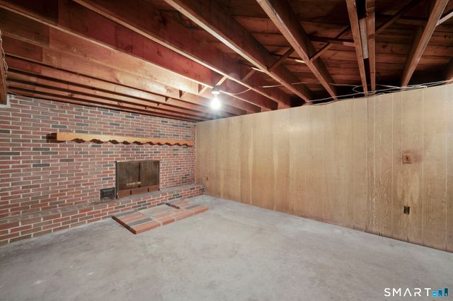 10 Helena Lane, Windsor Locks, CT 06096