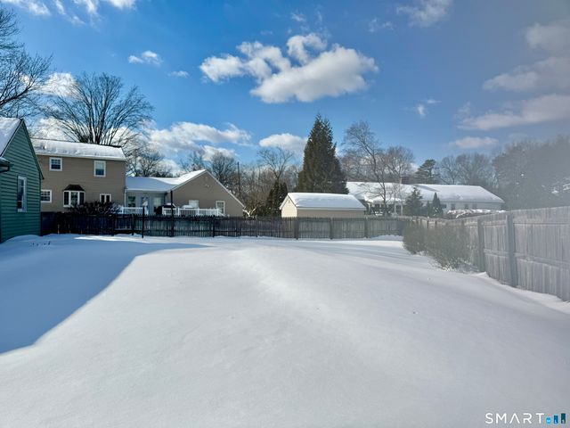 10 Helena Lane, Windsor Locks, CT 06096