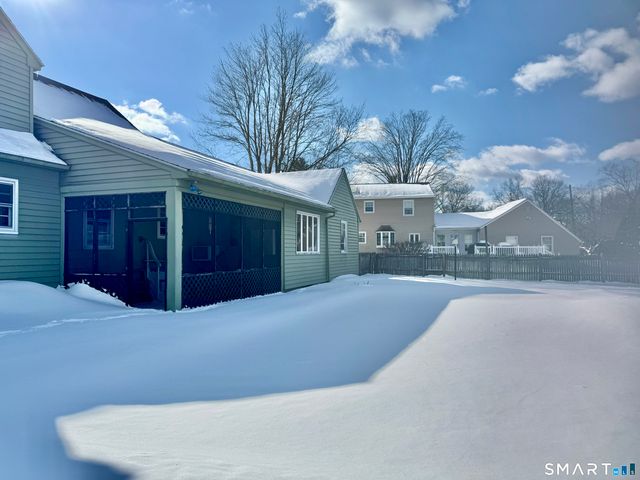 10 Helena Lane, Windsor Locks, CT 06096