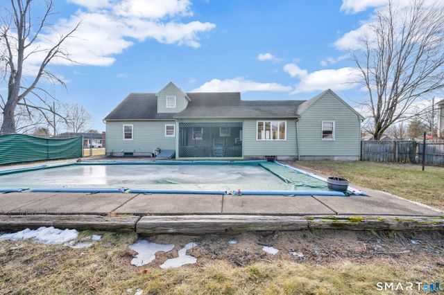 10 Helena Lane, Windsor Locks, CT 06096