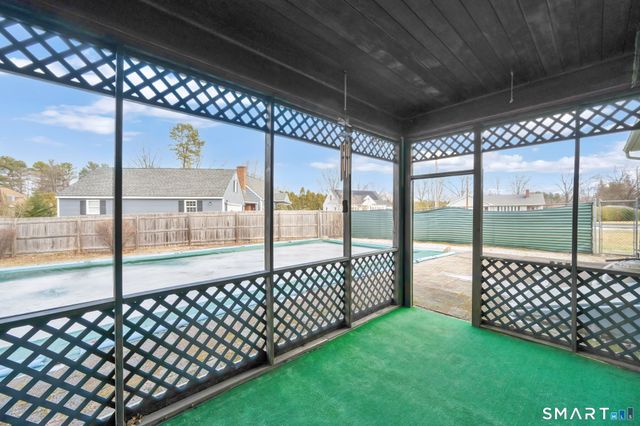 10 Helena Lane, Windsor Locks, CT 06096