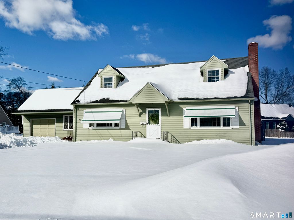 10 Helena Lane, Windsor Locks, CT 06096