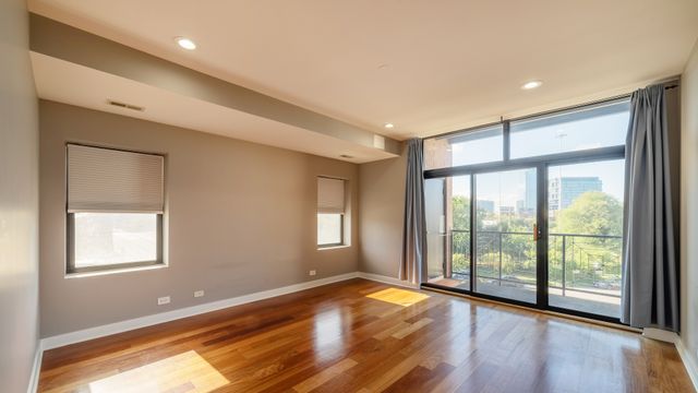 651 N Milwaukee Avenue 304, Chicago, IL 60642