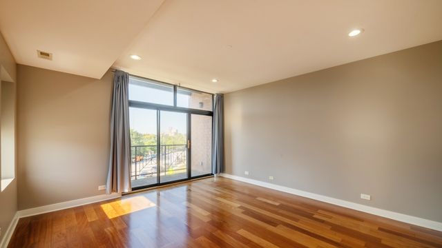 651 N Milwaukee Avenue 304, Chicago, IL 60642