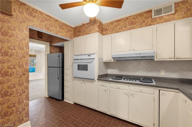 505 Salisbury Street, Kernersville, NC 27284