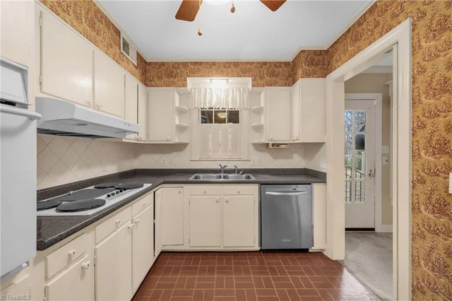 505 Salisbury Street, Kernersville, NC 27284