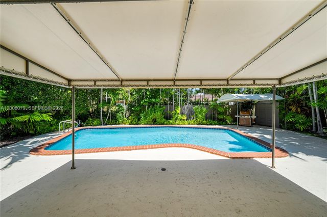 739 Lakeview Dr, Miami Beach, FL 33140