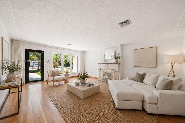 739 Lakeview Dr, Miami Beach, FL 33140